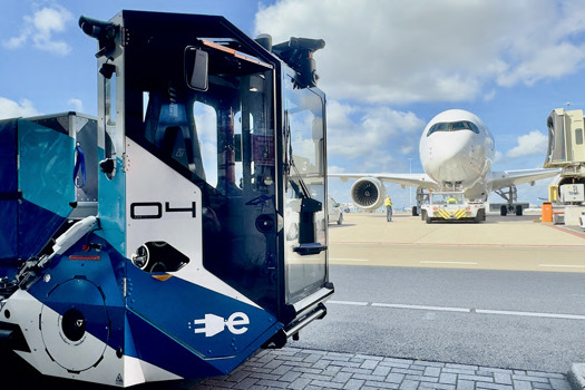 Aurrigo's Auto-DollyTug at Amsterdam Airport Schiphol 